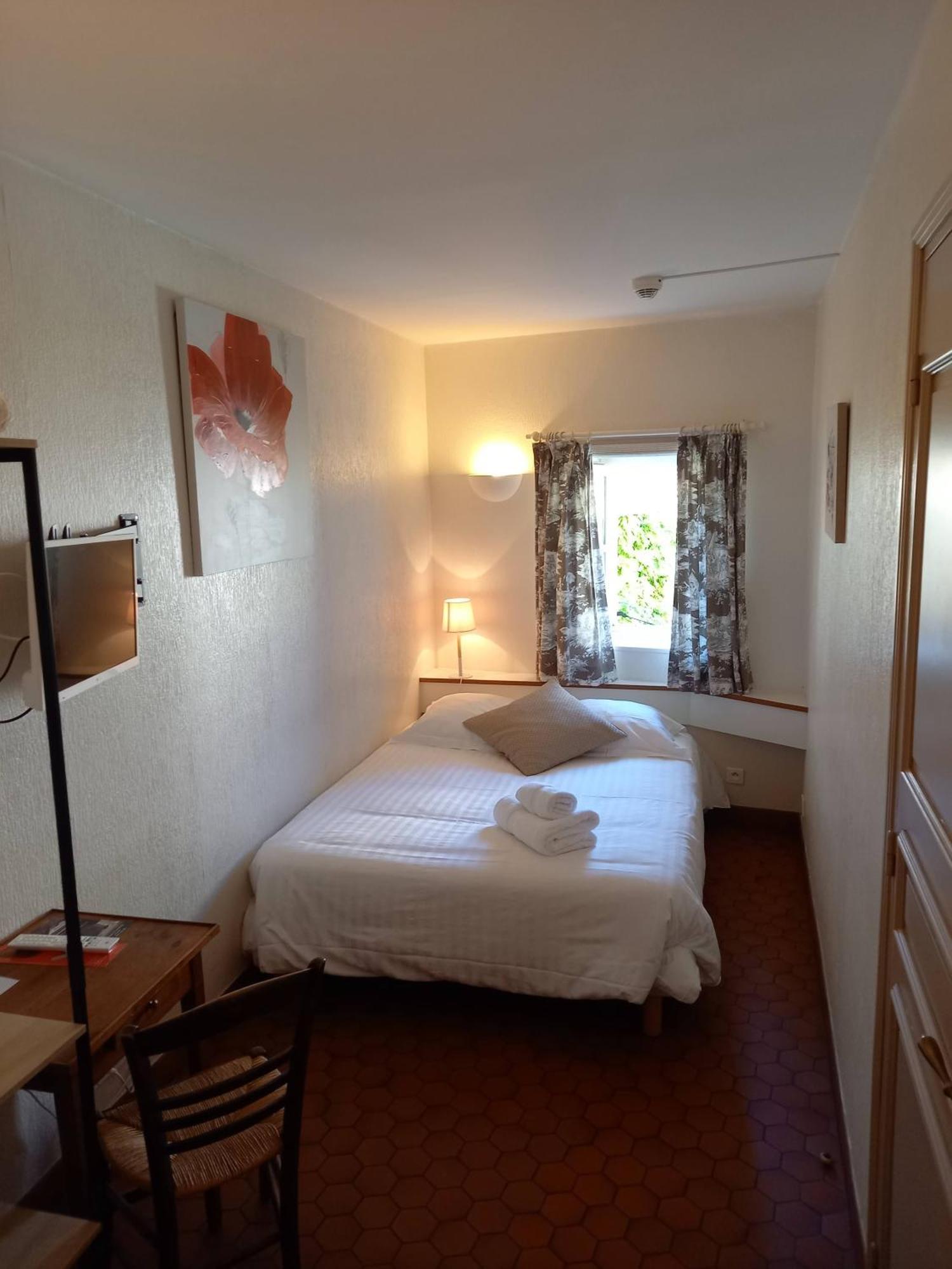 Hotel De La Halle Nolay  Bagian luar foto