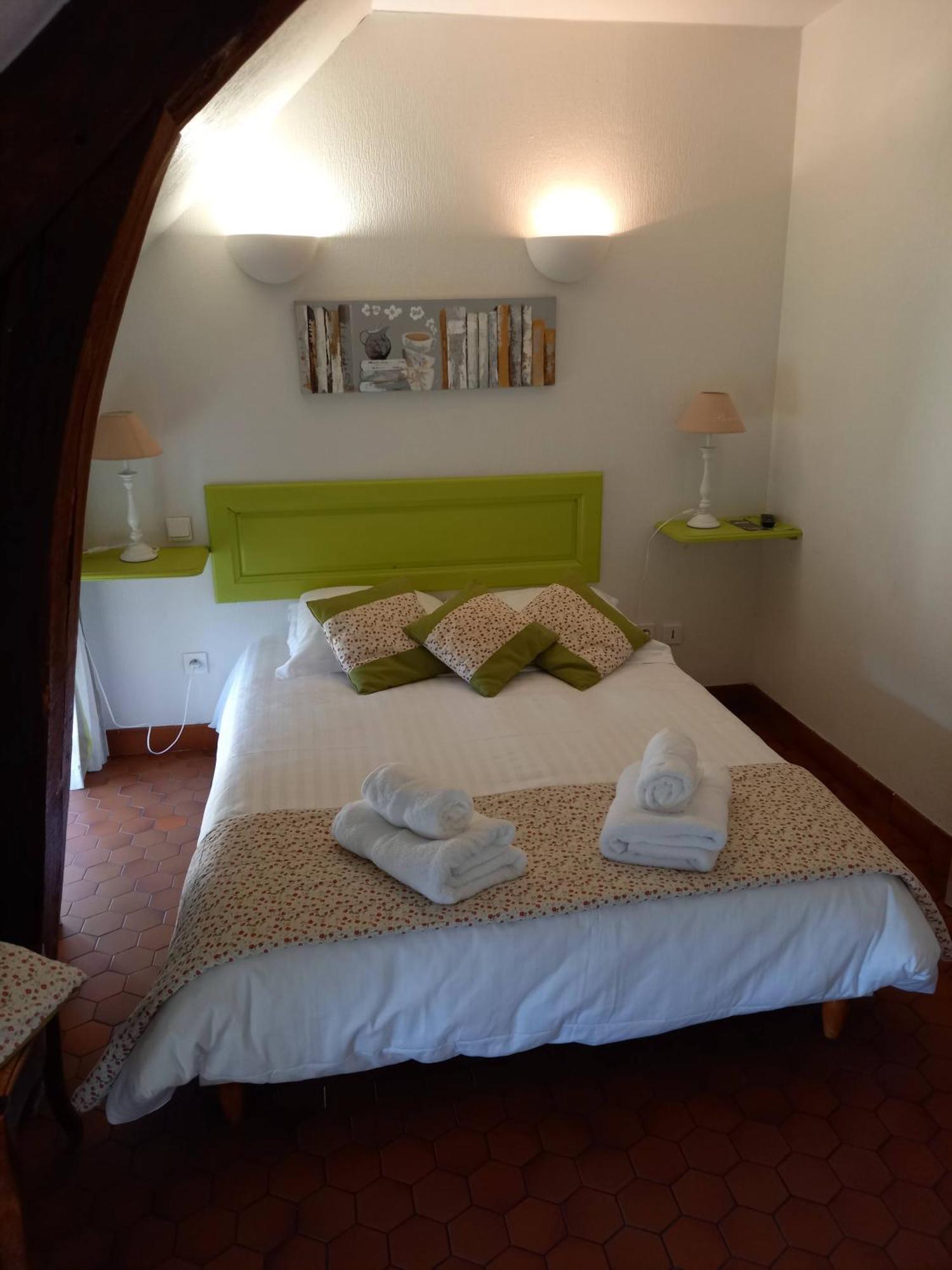 Hotel De La Halle Nolay  Bagian luar foto